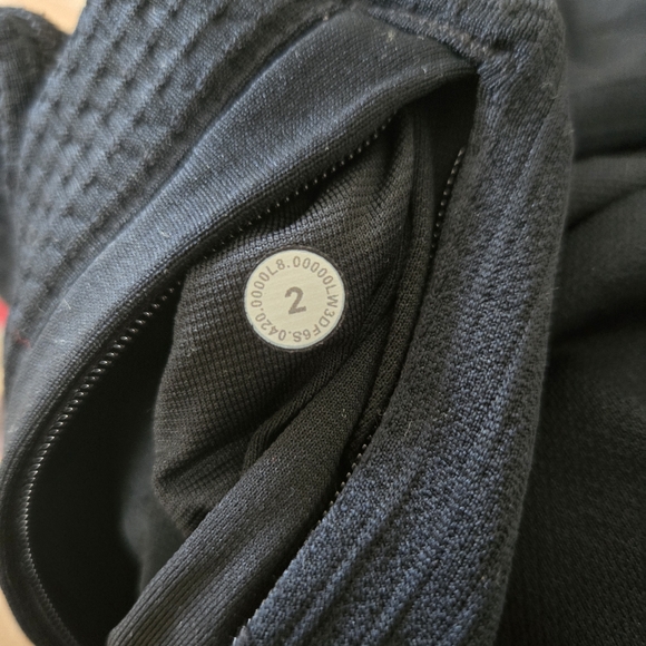 Lululemon Engineered Warmth Half zip Black Top - Picture 13 of 13